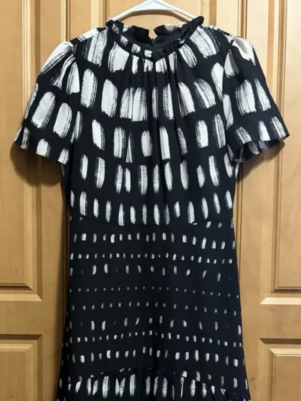 Maggy London Black White Abstract Sheath Mock Neck Knee Chiffon Dress 4 - Picture 1 of 6